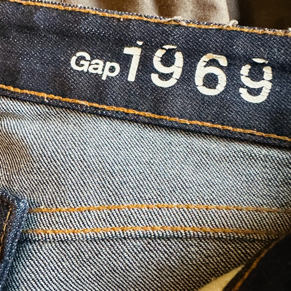 Gap 1969 straight leg Size 26 shirt jeans